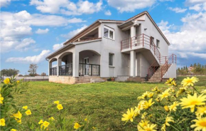 Amazing apartment in Galizana with 2 Bedrooms